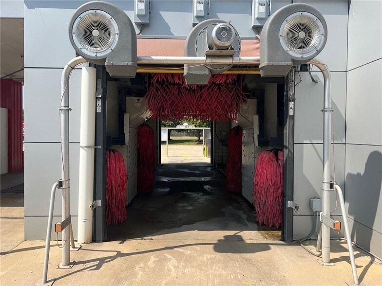 More Photos Of 1916 Butterfield Coach Rd, Springdale Carwash For Sale