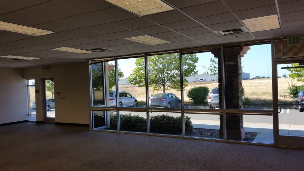 More Photos Of 9001 Foothills Blvd, Roseville Flex For Lease