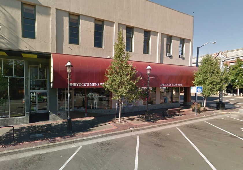 More Photos Of 174-188 NE Commercial St, Salem Storefront Retail Office For Lease