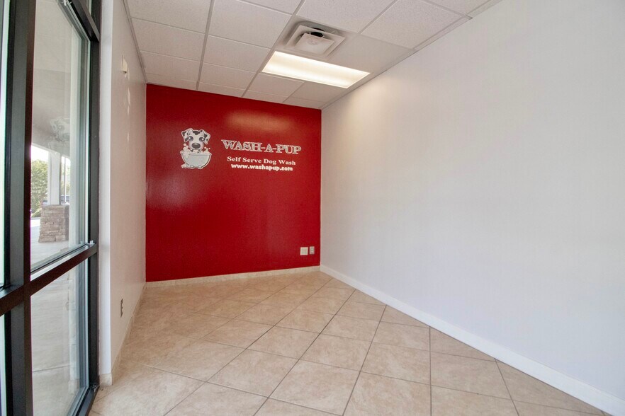 More Photos Of 285 N Main St, Troutman General Retail For Lease