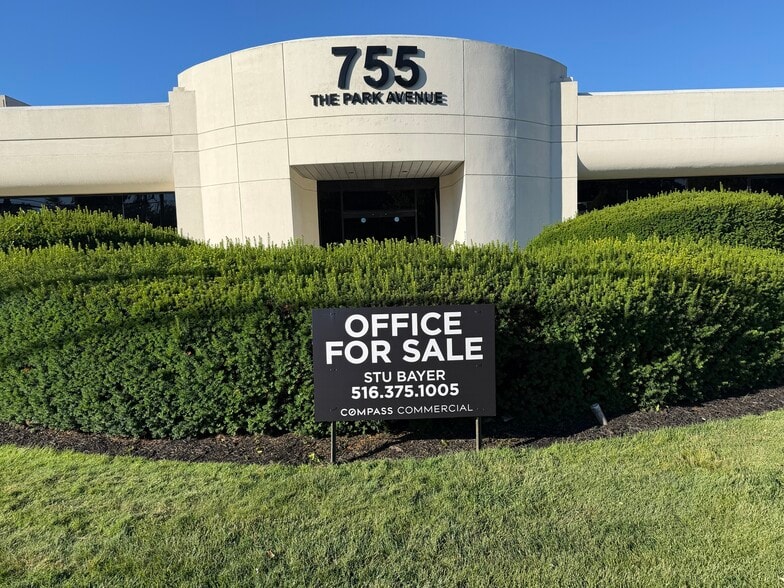 Primary Photo Of 755 Park Ave, Huntington Medical For Sale