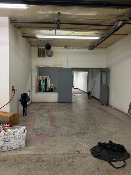 More Photos Of 1202 Industrial Dr, Warsaw Industrial For Sale