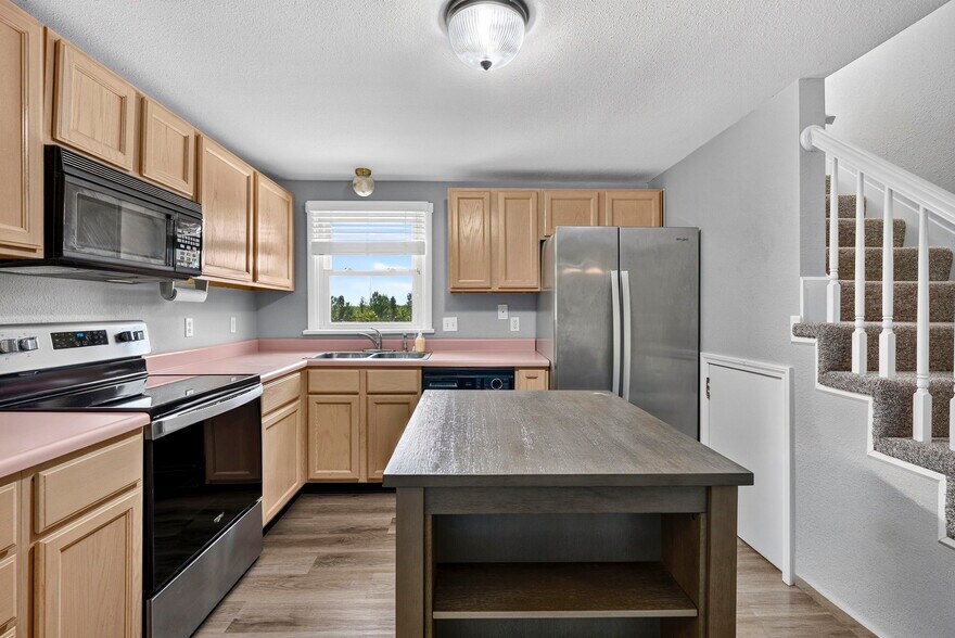 More Photos Of 9 Mingo Ln, Lake Saint Louis General Retail For Lease