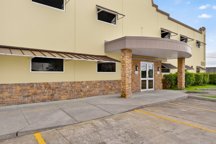 More Photos Of 1271 FM 518 Rd, League City Restaurant For Sale