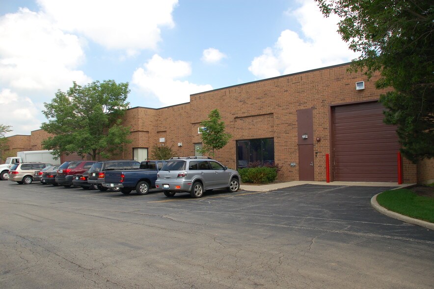 Primary Photo Of 3160-3196 N Kennicott Ave, Arlington Heights Warehouse For Lease