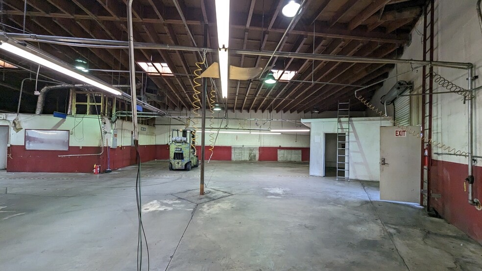More Photos Of 6131 Quail Valley Ct, Riverside Manufacturing For Lease