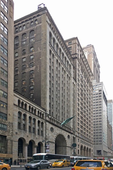 More Photos Of 110 E 42nd St, New York Coworking Space