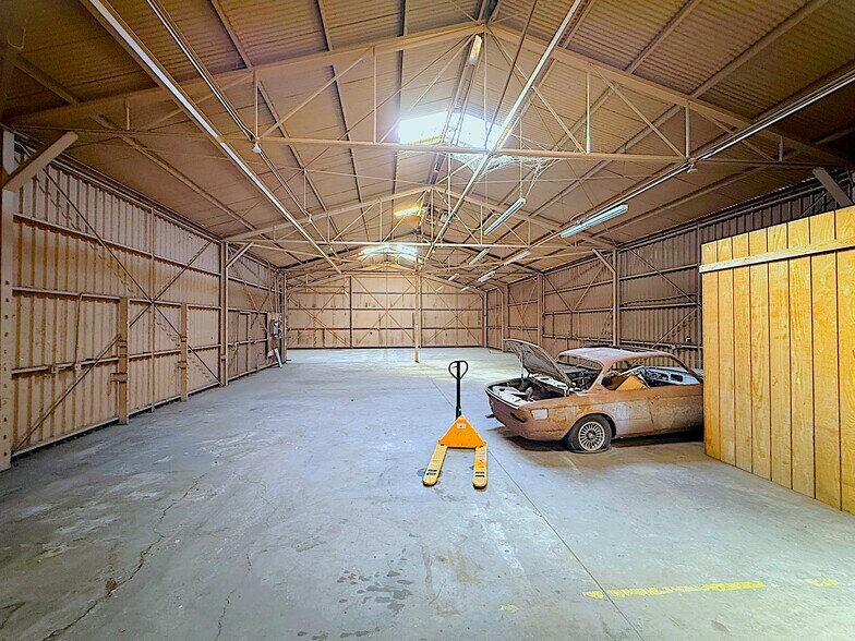 More Photos Of 845 Truck Way, Montebello Distribution For Lease