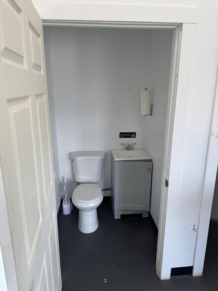 More Photos Of 36 Windymere Dr, Epsom General Retail For Lease