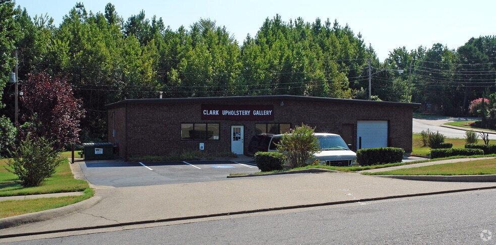 More Photos Of 101 Old Town Rd, Little Rock Showroom For Sale