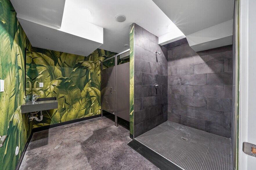 More Photos Of 530 NW 54th St, Miami Office For Lease