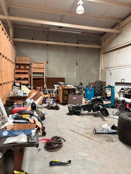 More Photos Of 619 Marcus St, Dublin Light Distribution For Sale