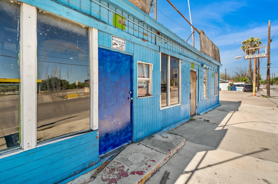 More Photos Of 2423 Palo Alto Rd, San Antonio Convenience Store For Sale