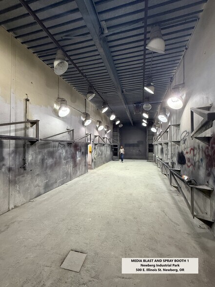 More Photos Of 500 E Illinois St, Newberg Manufacturing For Sale