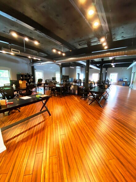 More Photos Of 287 S Main St, Lambertville Office For Lease