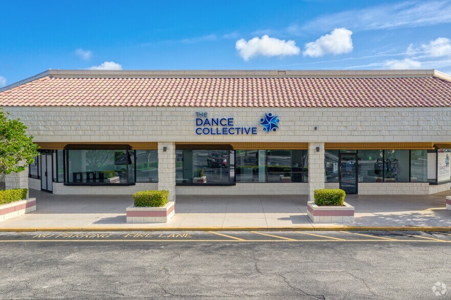 More Photos Of 14001-14211 W Colonial Dr, Winter Garden Unknown For Lease