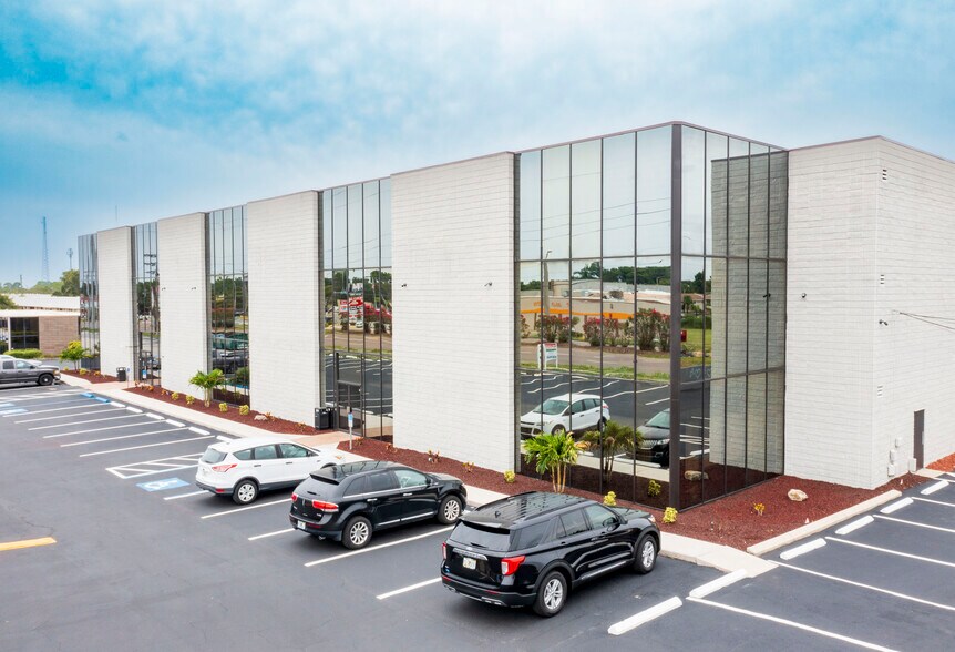 More Photos Of 6709 Ridge Rd, Port Richey Medical For Lease