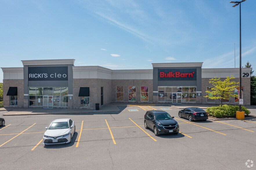 More Photos Of 35 Mapleview Dr W, Barrie Unknown For Lease