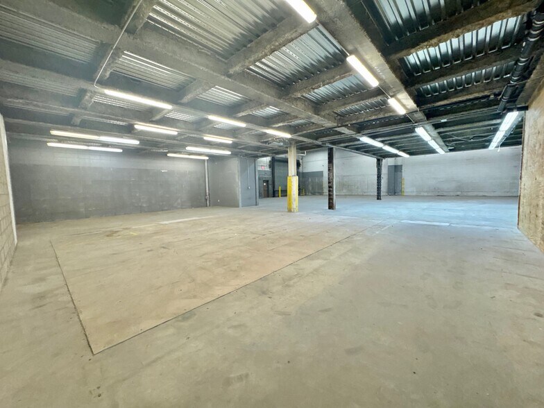 More Photos Of 130 Sheridan Blvd, Inwood Warehouse For Sale