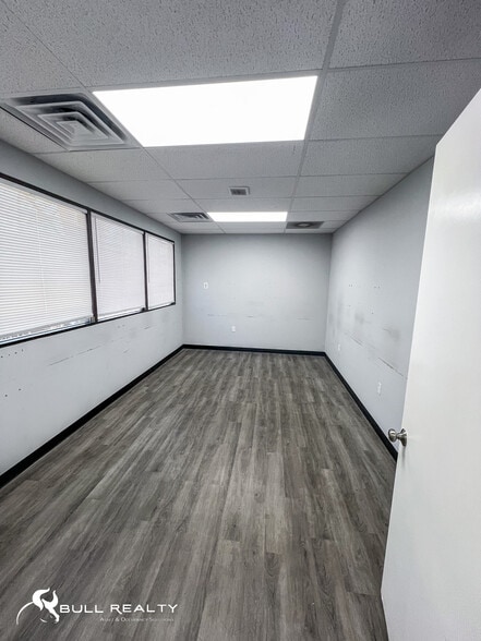 More Photos Of 6667 Vernon Woods Dr, Atlanta Medical For Lease