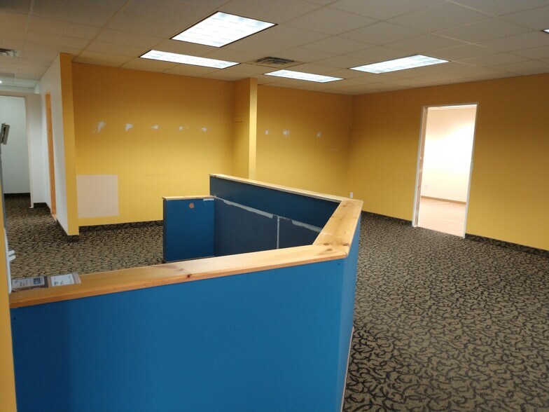 More Photos Of 621 N Benton Dr, Sauk Rapids Office For Lease