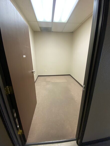 More Photos Of 2701 E Hammer Ln, Stockton Medical For Lease