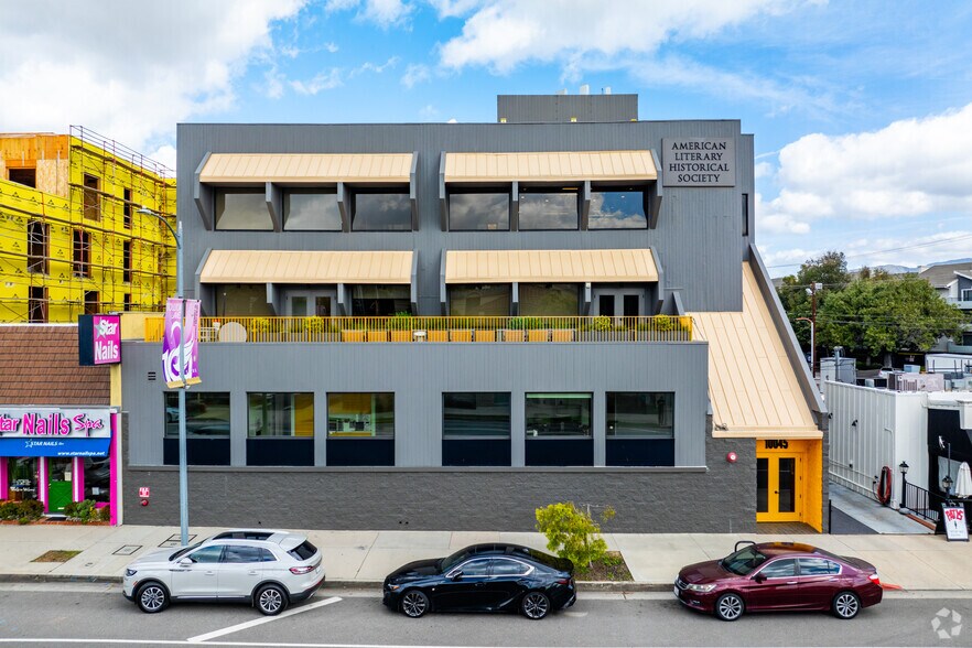 More Photos Of 10045 Riverside Dr, Toluca Lake Loft Creative Space For Lease