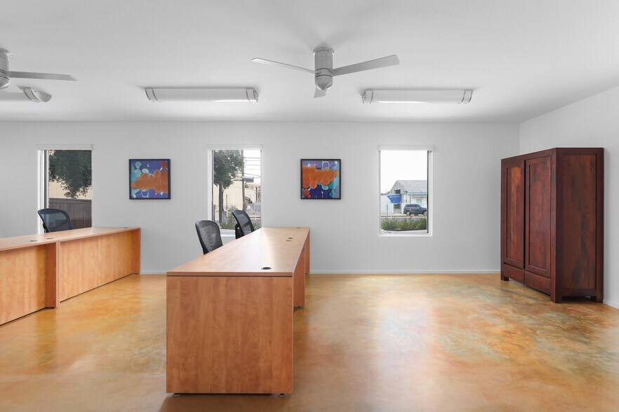 More Photos Of 900 W North Loop Blvd, Austin Loft Creative Space For Sale