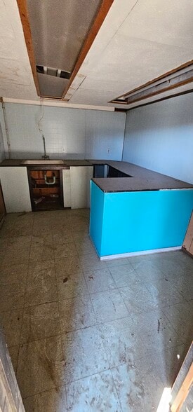 More Photos Of 1024 Howard Ave, San Mateo Warehouse For Lease