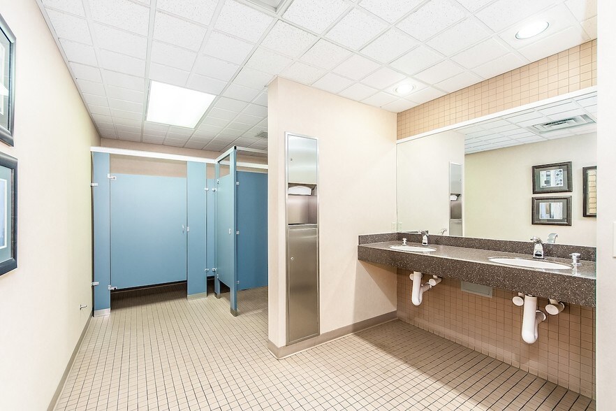 More Photos Of 8000 Ravines Edge Ct, Columbus Medical For Lease