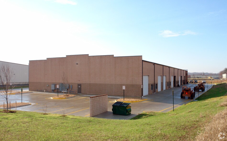 More Photos Of 30 Blackjack Rd, Fredericksburg Industrial For Sale