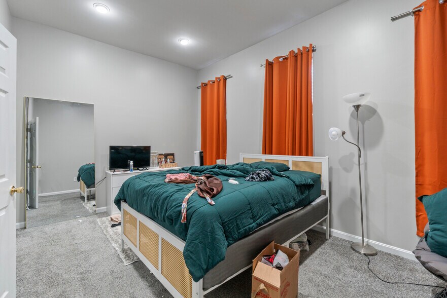 More Photos Of 1918 McCulloh St, Baltimore Apartments For Sale
