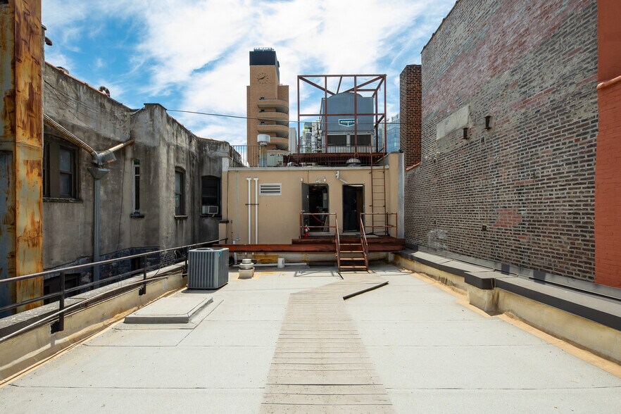 More Photos Of 206 Spring St, New York Office For Sale