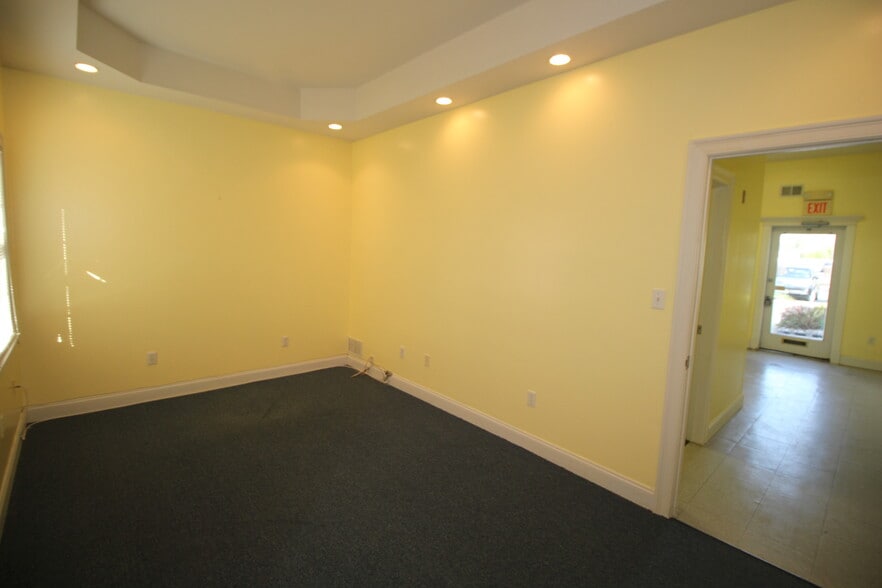 More Photos Of 1 Nami Ln, Hamilton Medical For Sale