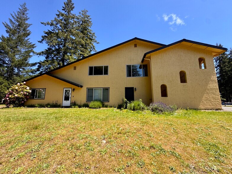 Primary Photo Of 1125 13th St, Shelton Apartments For Sale