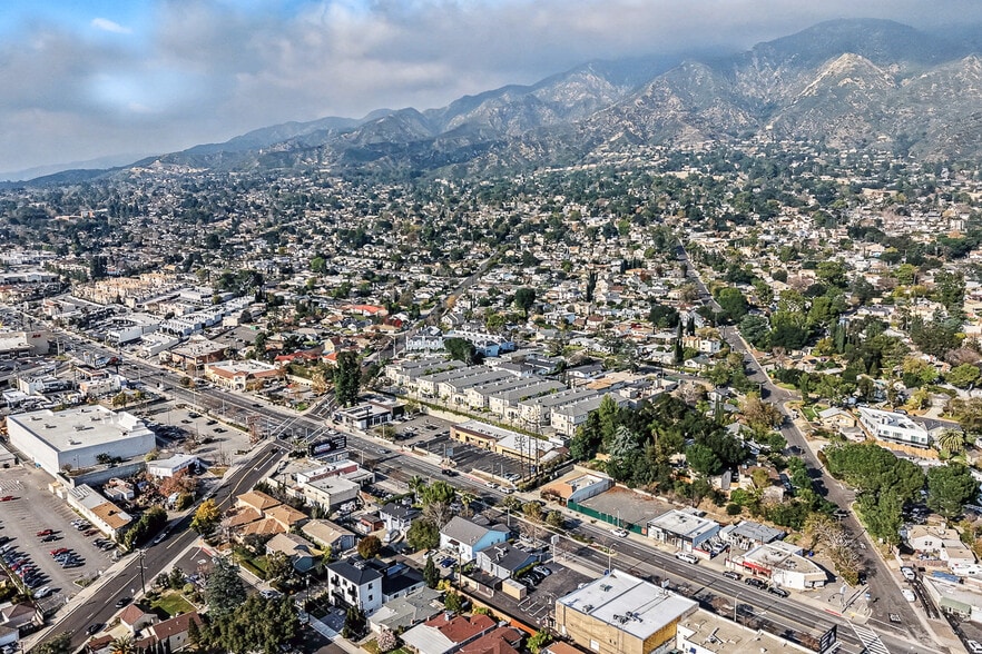 More Photos Of 2943-2947 Foothill Blvd, La Crescenta Medical For Lease