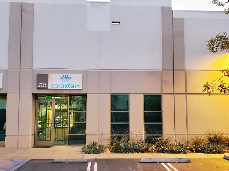 More Photos Of 7133 Telegraph Rd, Montebello Warehouse For Lease