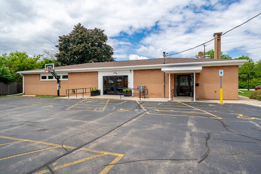 More Photos Of 1331 High Ave, Oshkosh Religious Facility For Sale