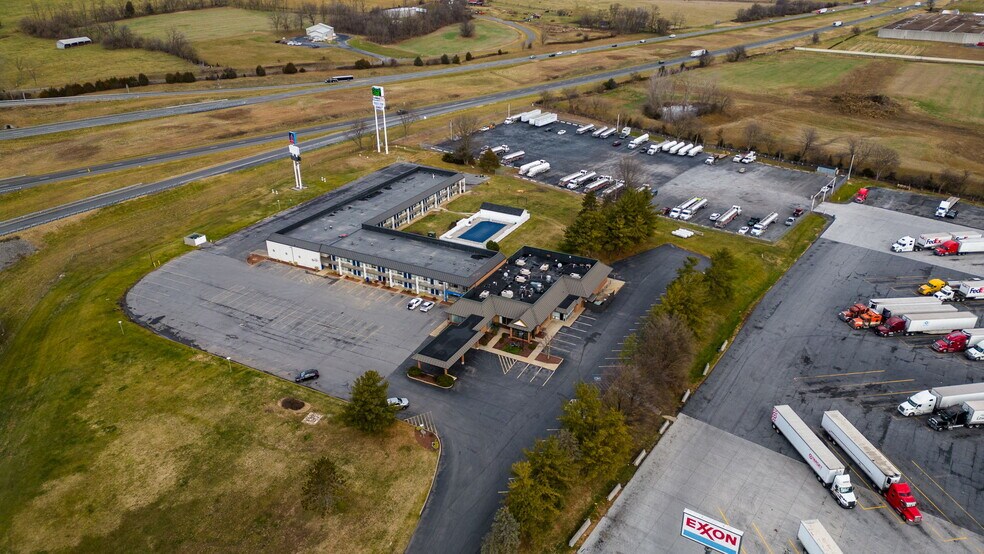 More Photos Of 250 Conicville Rd, Mount Jackson Hotel For Lease