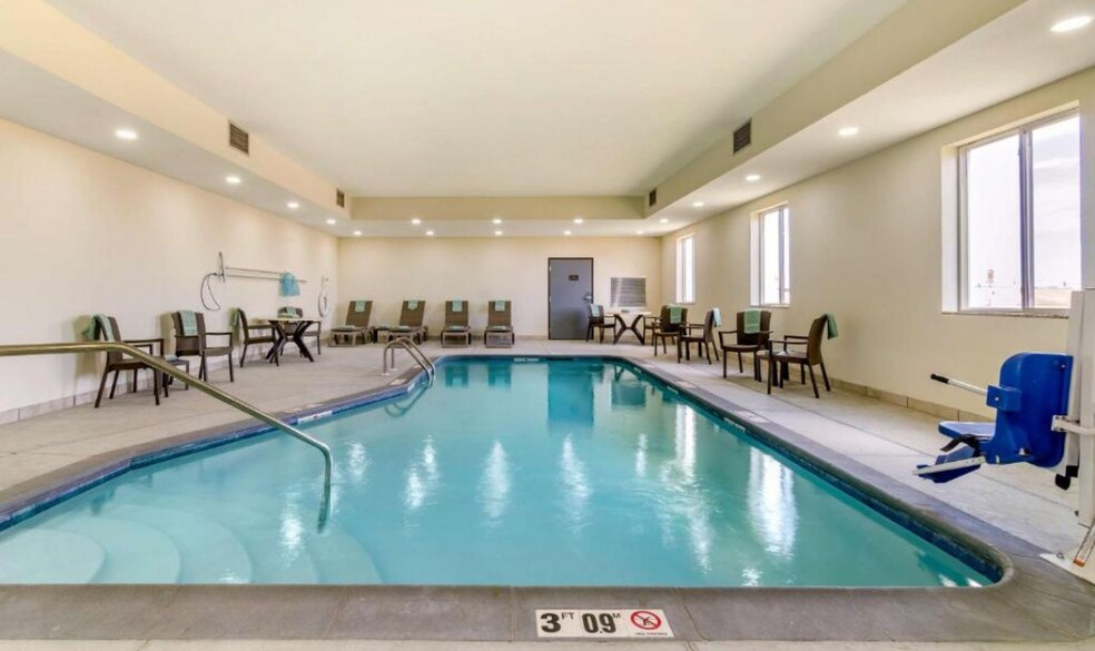 More Photos Of 1949 N 9th St, Salina Hotel For Sale