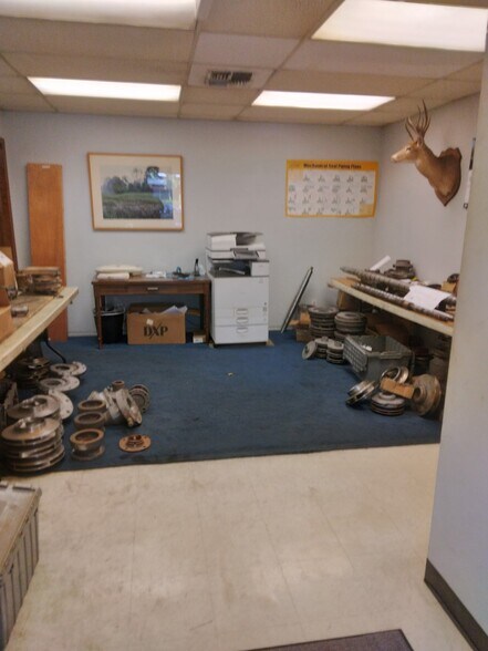 More Photos Of 13424 Hempstead Hwy, Houston Warehouse For Sale