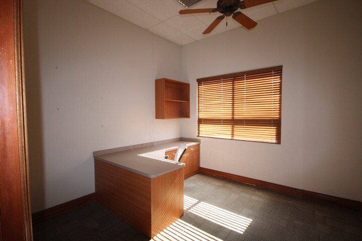 More Photos Of 2575 Montessouri St, Las Vegas Loft Creative Space For Lease
