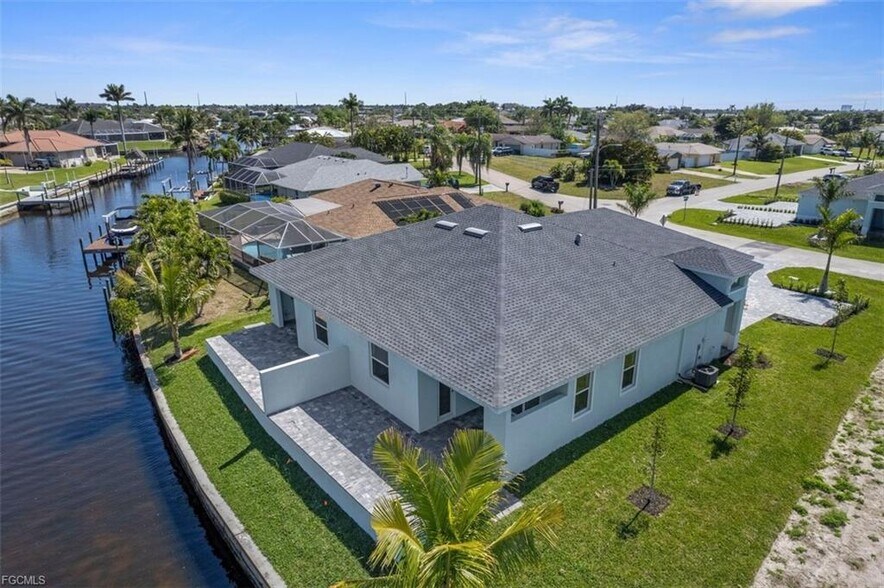 More Photos Of 1107 SE 38th St, Cape Coral Apartments For Sale