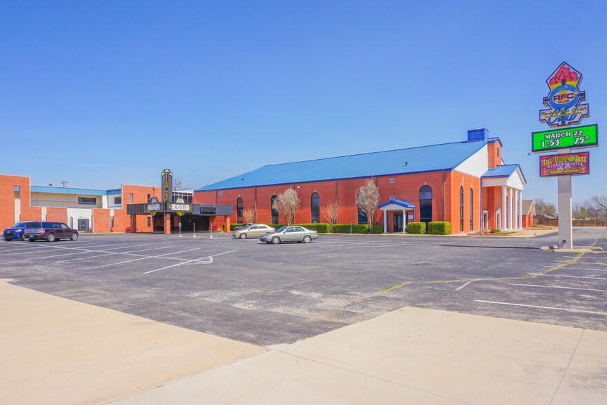 More Photos Of 1005 SW 4th St, Moore Religious Facility For Sale