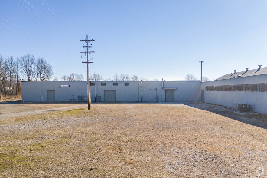 More Photos Of 1601 Hunter Ave, Niles Warehouse For Lease