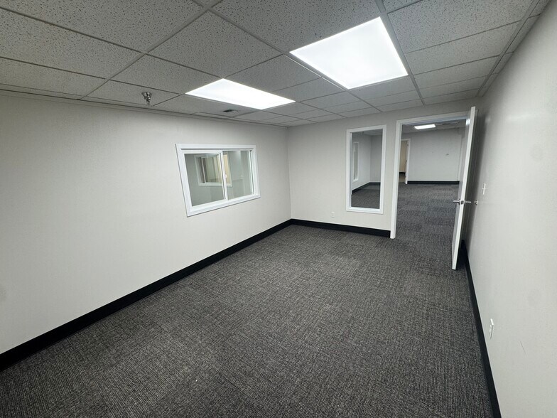 More Photos Of 3077 20th St E, Fife Warehouse For Lease