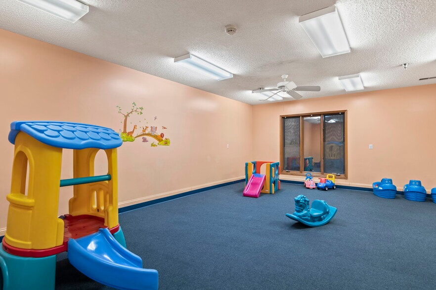 More Photos Of 805 Chatham Rd, Springfield Schools For Sale