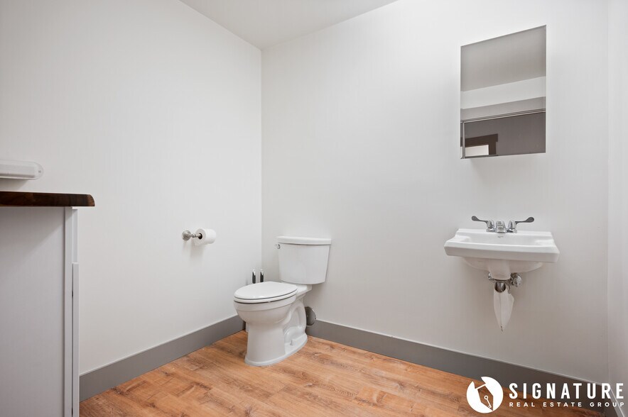 More Photos Of 1103 E Boxelder Rd, Gillette Storefront Retail Office For Sale