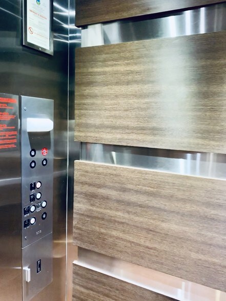 More Photos Of 8370 W Flagler St, Miami Medical For Lease