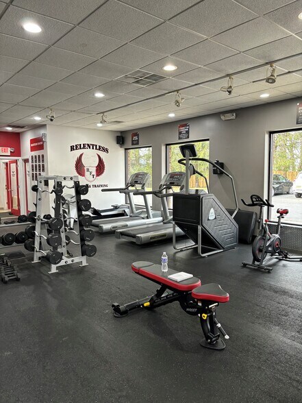 More Photos Of 3338 US Highway 9, Freehold Unknown For Lease